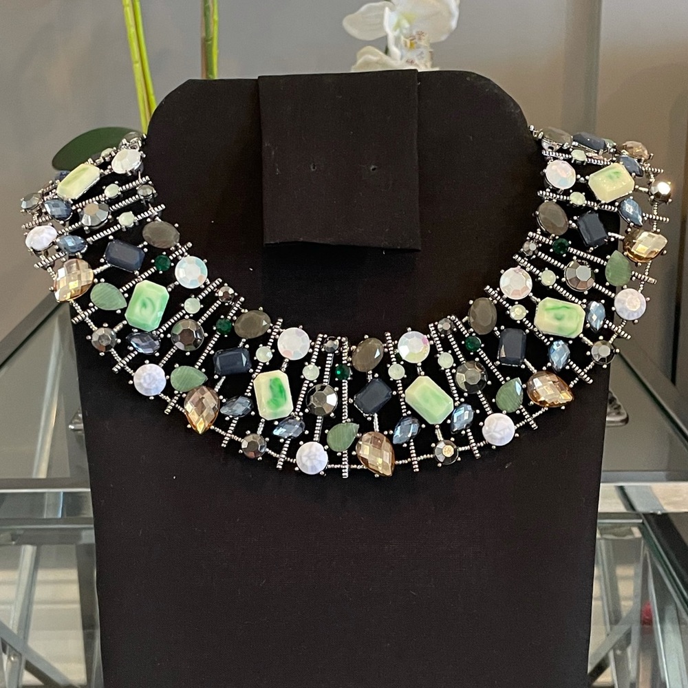 Statement necklace